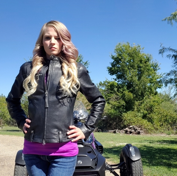 β€ Meet your Posh Ambassador, Heather β€ TOP SELLER! - Picture 2 of 5